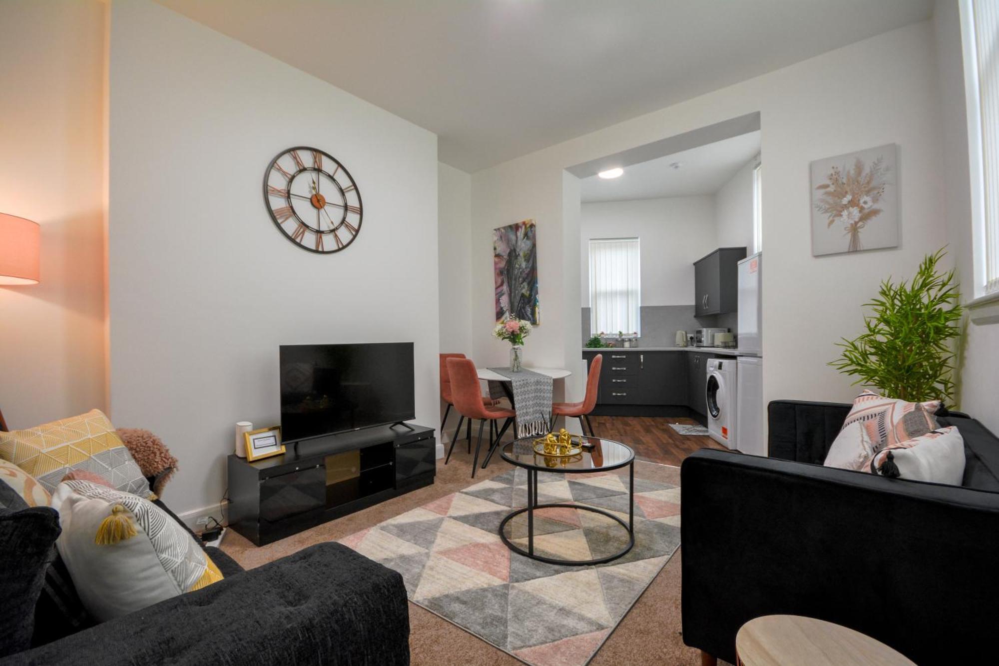 Stylish Suite With Free Parking Manchester Exterior photo