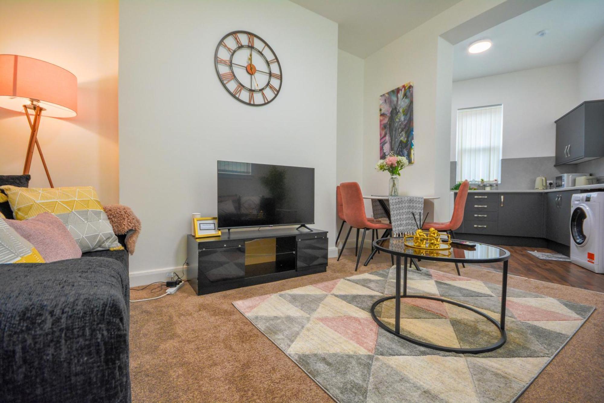 Stylish Suite With Free Parking Manchester Exterior photo