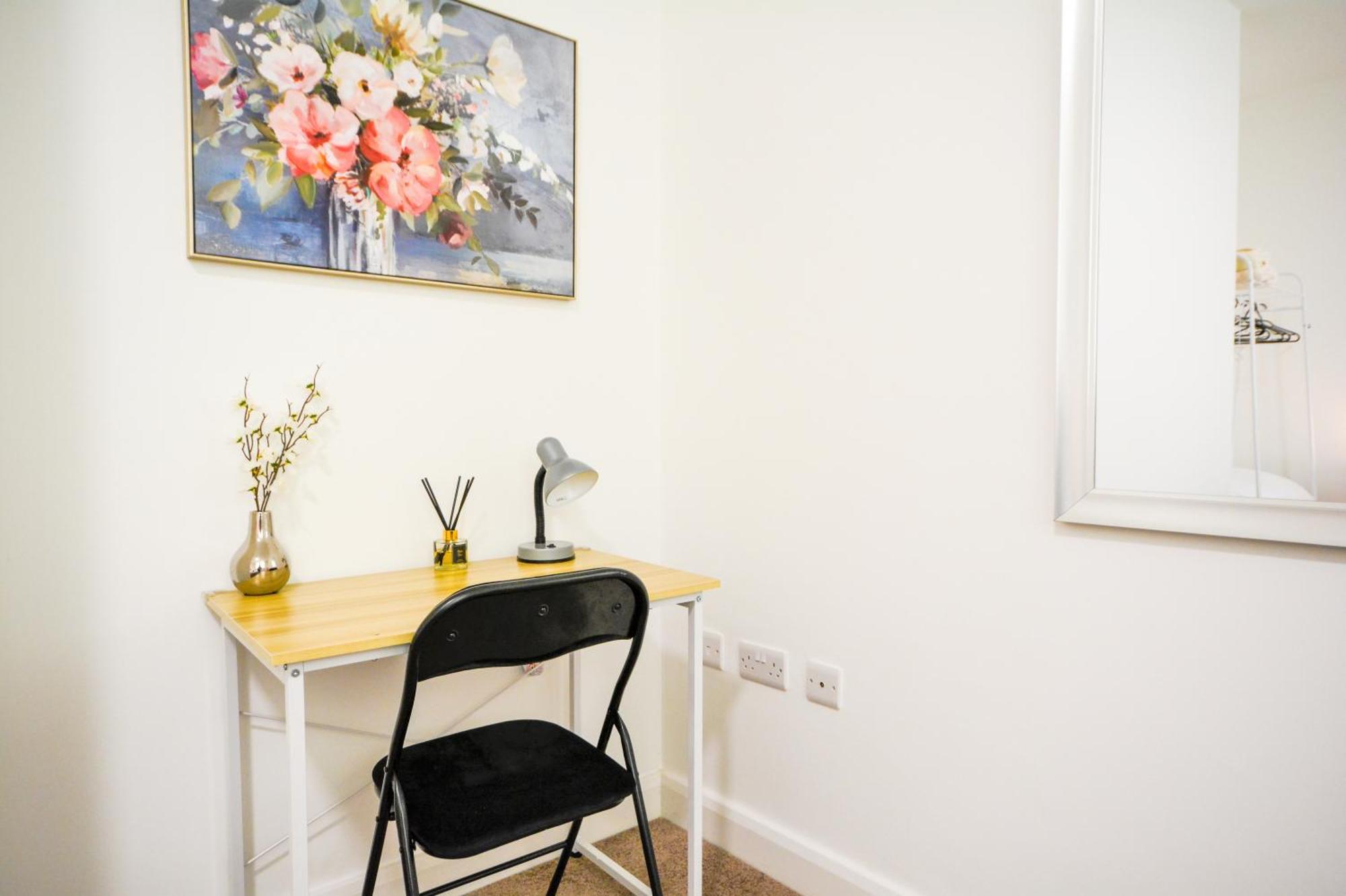Stylish Suite With Free Parking Manchester Exterior photo