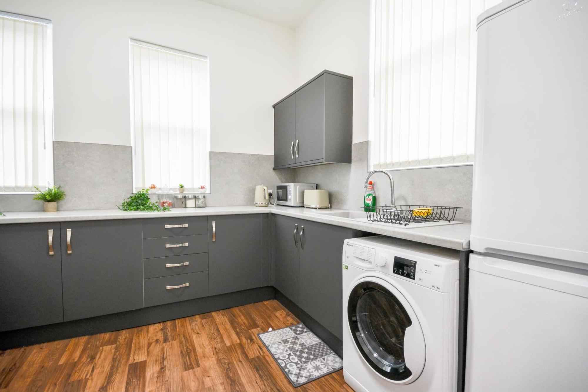 Stylish Suite With Free Parking Manchester Exterior photo