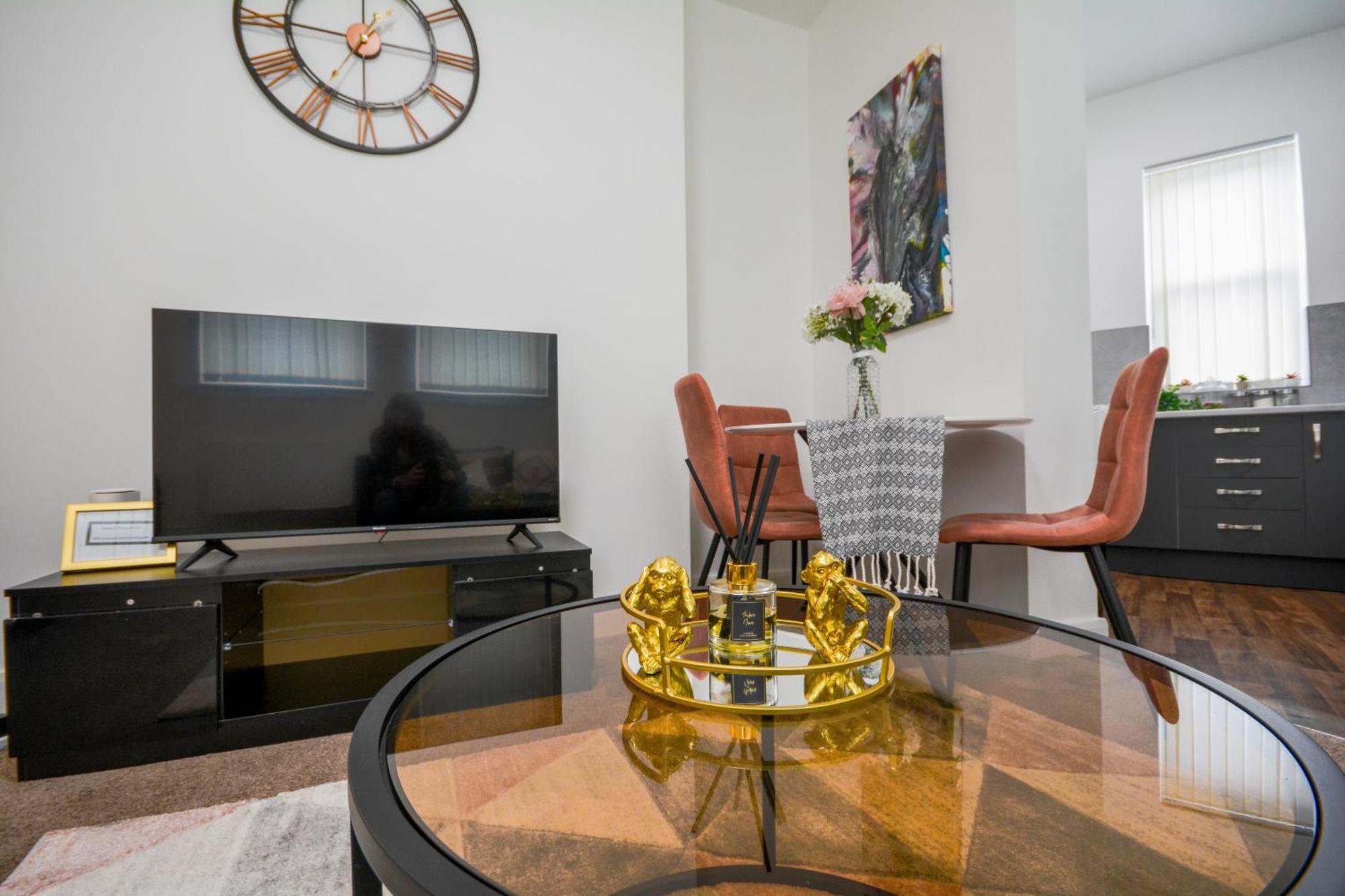 Stylish Suite With Free Parking Manchester Exterior photo